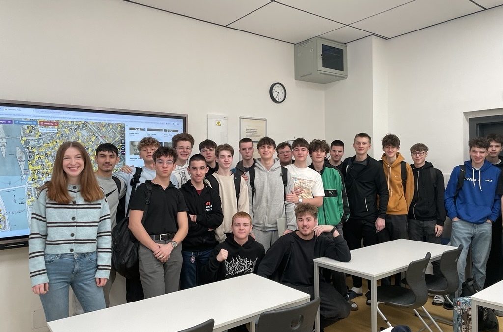 Gymnázium elektromobilita a Karlova univerzita